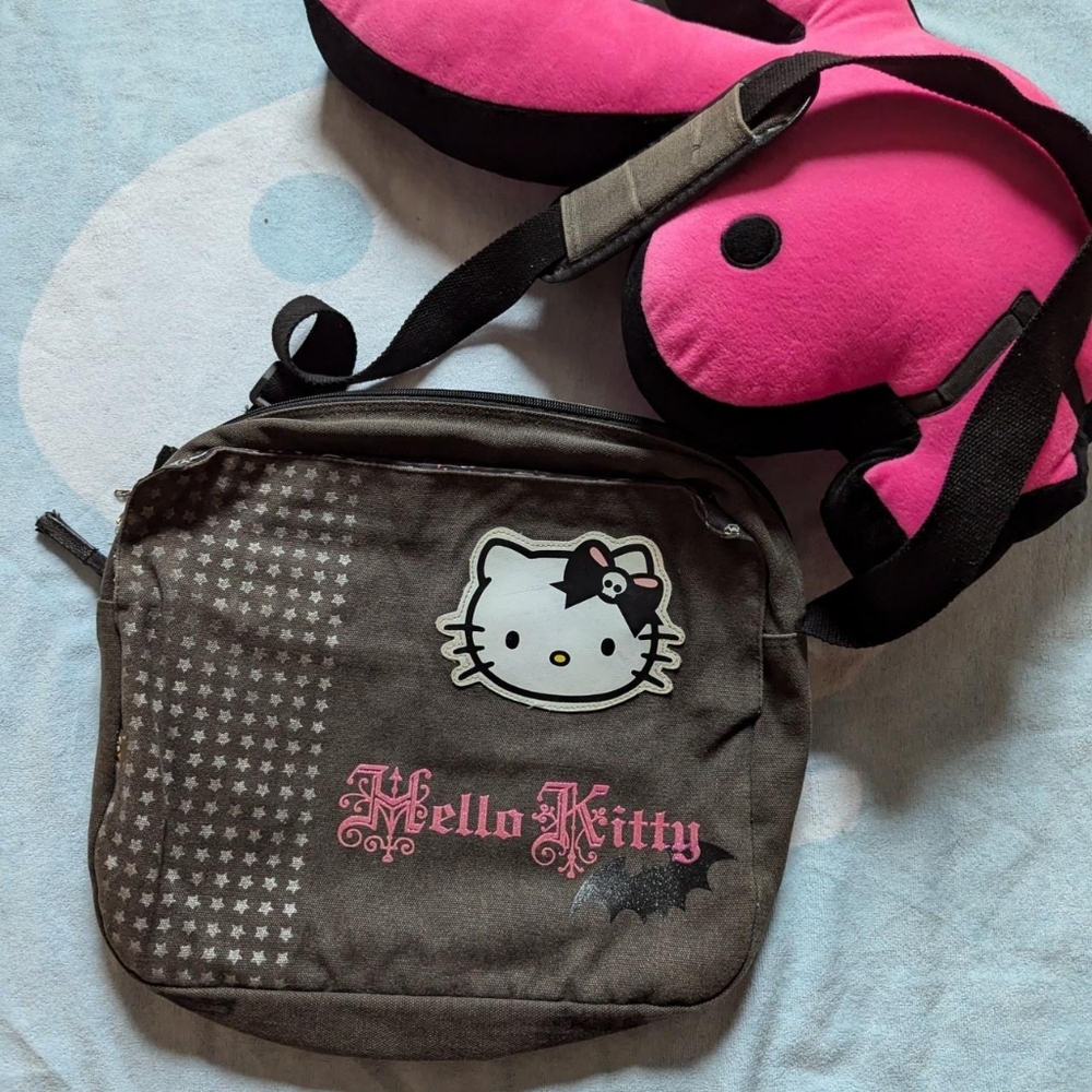 Hello kitty punk purse ☠️